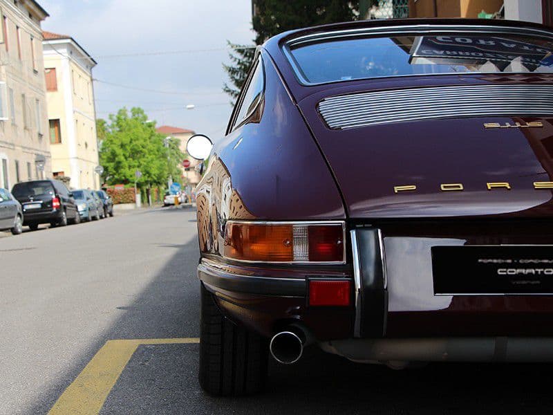 1971-Porsche-911-2-2 -S-coupe-burgundy-red-corato-alonso-authentic-porsche-restoration