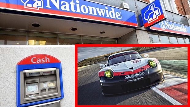 Diciottenne si ritrova 8 milioni di sterline in banca: «Compro una Porsche»